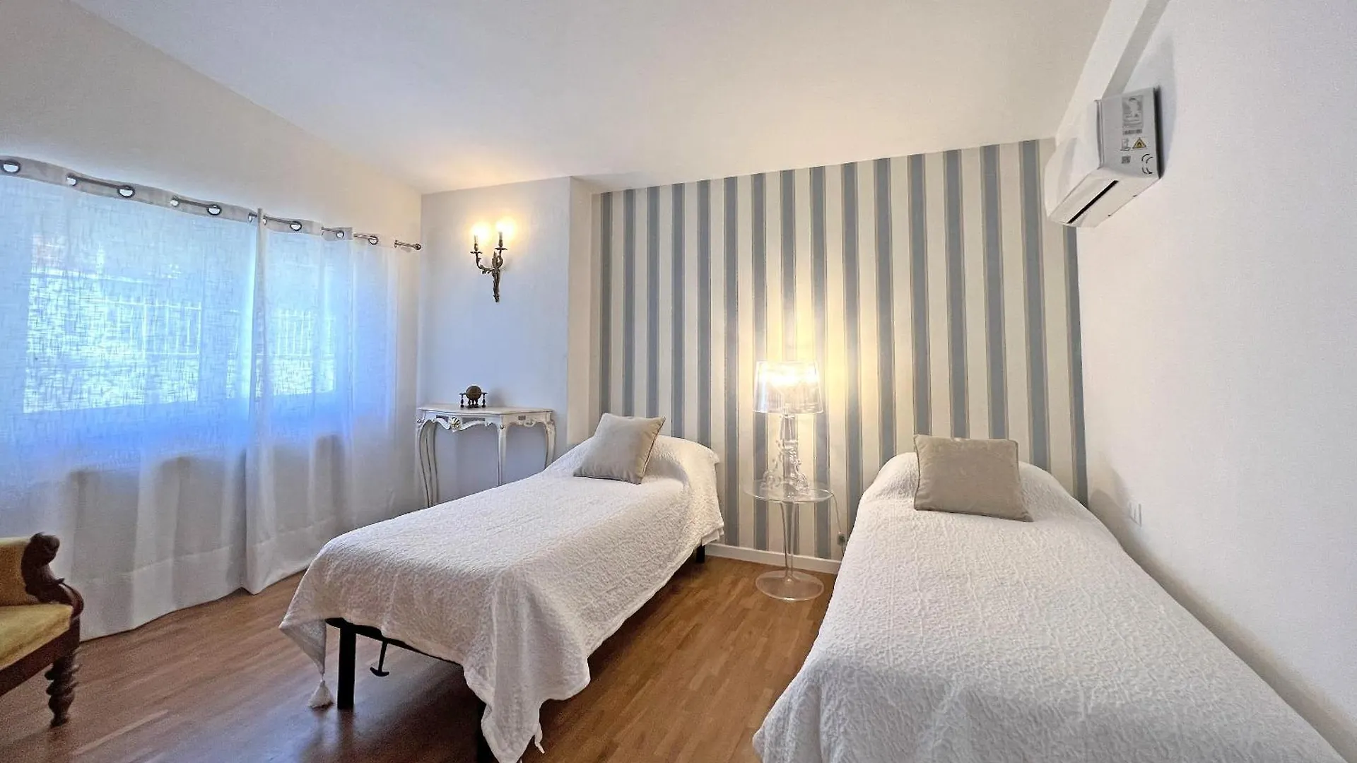 Villa Collina Del Sole 12 Pax By Villasretreats Nicola Italy